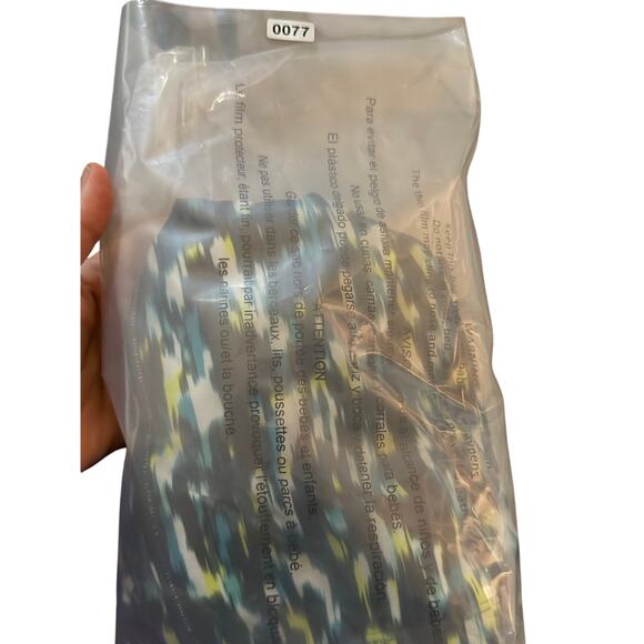 EUC Nike colorful capris red pink colorful sz S activewear yoga gym workout - Picture 5 of 6